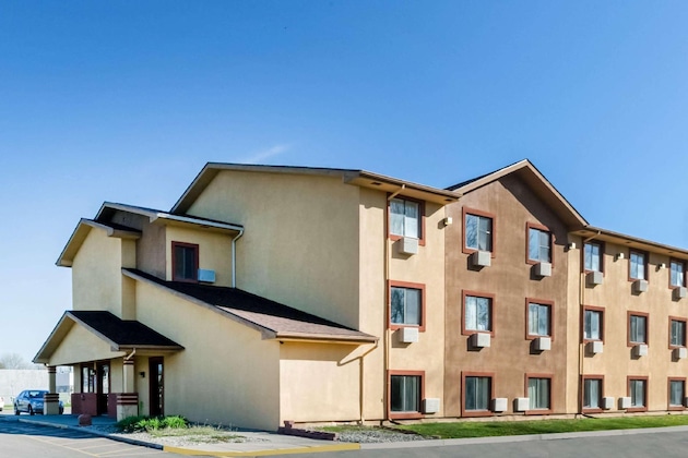 Gallery - Super 8 By Wyndham Flint Township Miller Rd Fnt