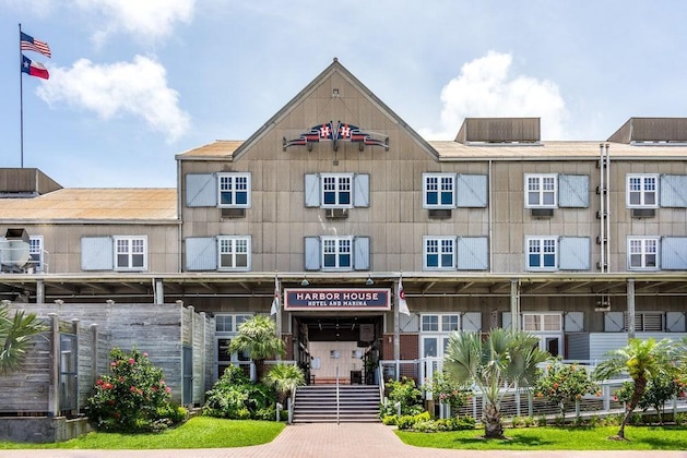 Gallery - Harbor House Hotel And Marina At Pier 21