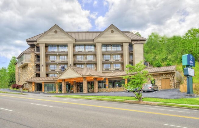 Gallery - Clarion Pointe Downtown Gatlinburg