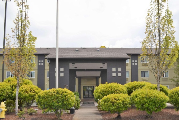 Gallery - Super 8 By Wyndham Roseburg