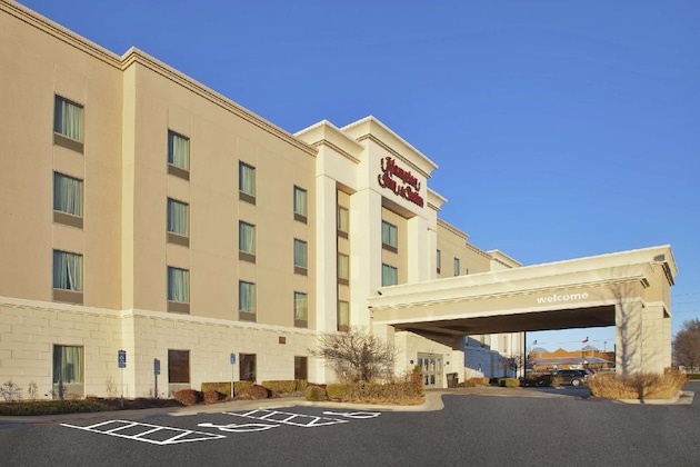 Gallery - Hampton Inn & Suites Wichita-Northeast