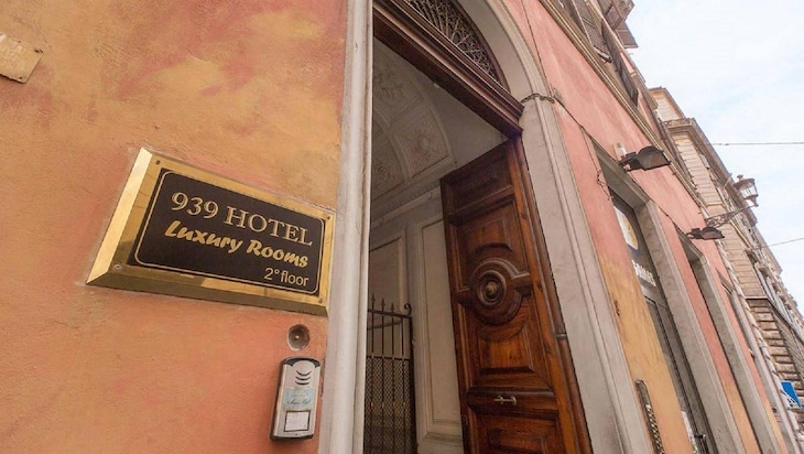 Gallery - 939 Hotel