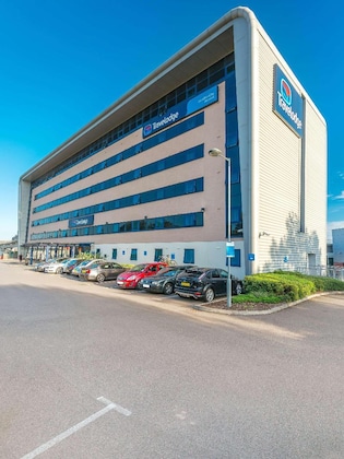 Gallery - Travelodge London City Airport