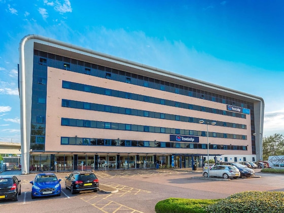 Gallery - Travelodge London City Airport