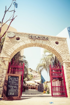 Gallery - Iapetos Village