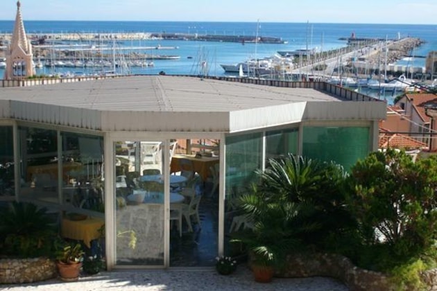 Gallery - Hotel Robinia Imperia
