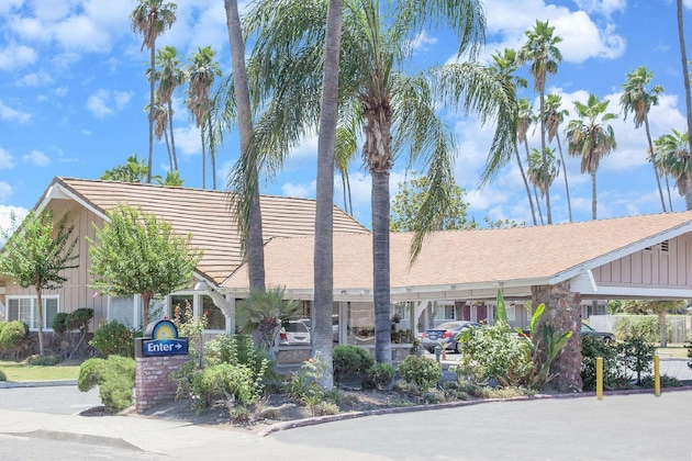 Gallery - Days Inn By Wyndham Fresno Central