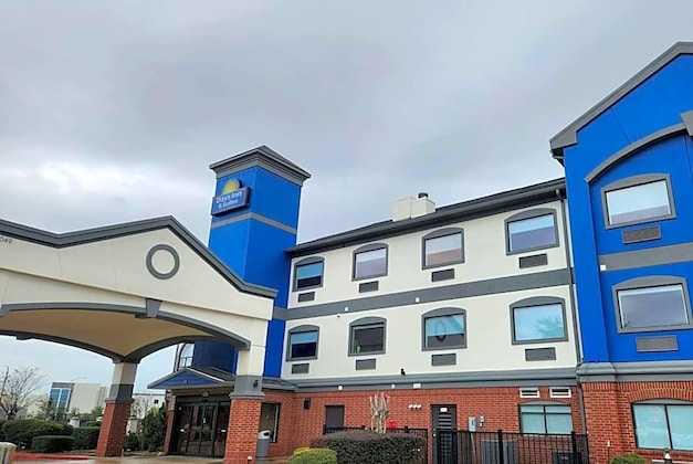 Gallery - Days Inn & Suites By Wyndham Sam Houston Tollway