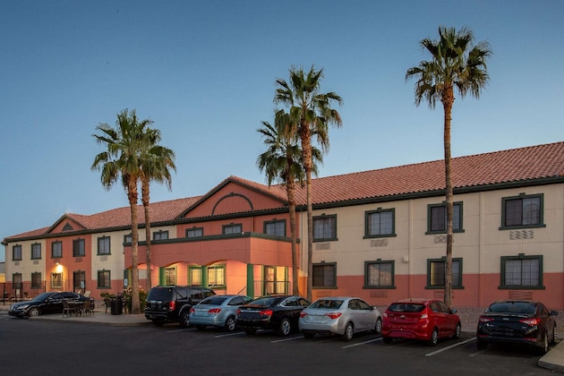 Gallery - Baymont By Wyndham Phoenix I-10 Near 51St Ave