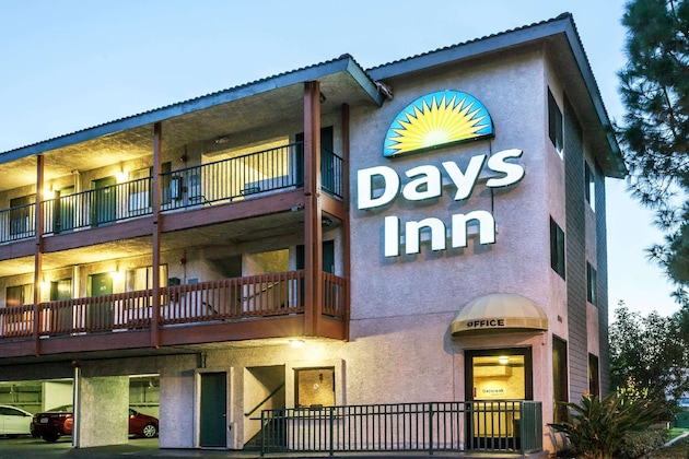 Gallery - Days Inn By Wyndham Anaheim West
