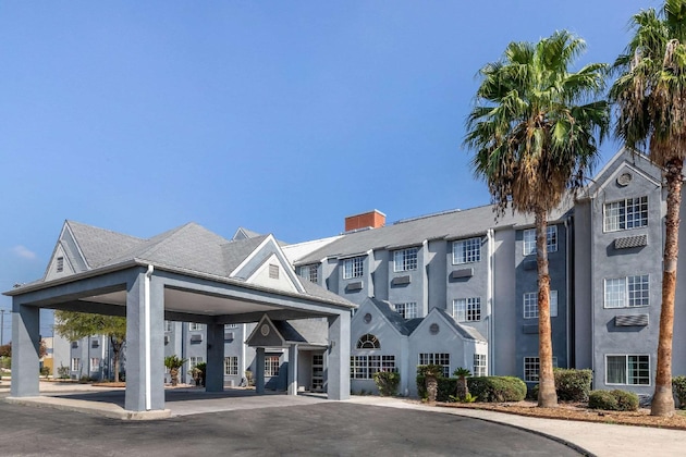Gallery - Days Inn By Wyndham San Antonio Downtown