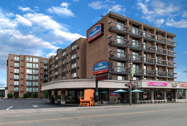 Gallery - Howard Johnson Plaza By Wyndham By The Falls Niagara Falls