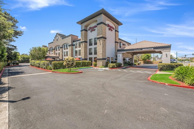 Gallery - Hampton Inn Oakland-Hayward