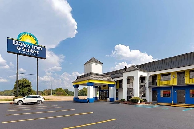 Gallery - Days Inn & Suites By Wyndham Vicksburg