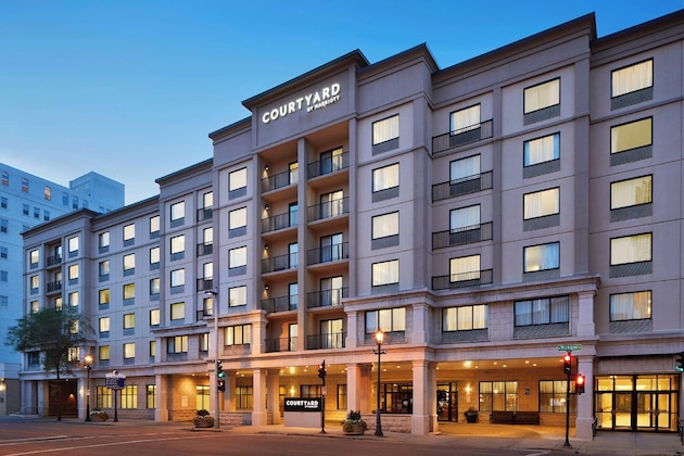 Gallery - Courtyard By Marriott Milwaukee Downtown
