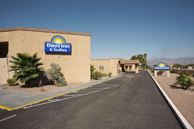 Gallery - Knights Inn Tucson D.M.A.F. Area