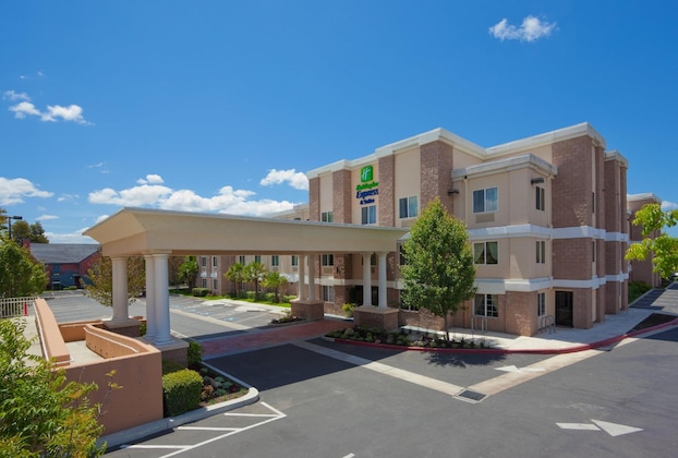 Gallery - Holiday Inn Express Hotel & Suites Livermore By Ihg