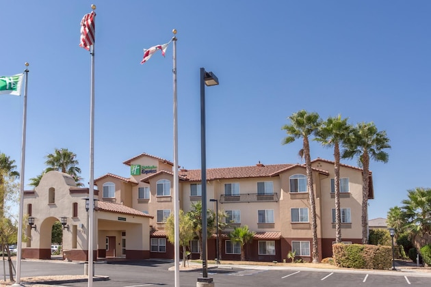 Gallery - Holiday Inn Express Hotel & Suites Manteca By Ihg