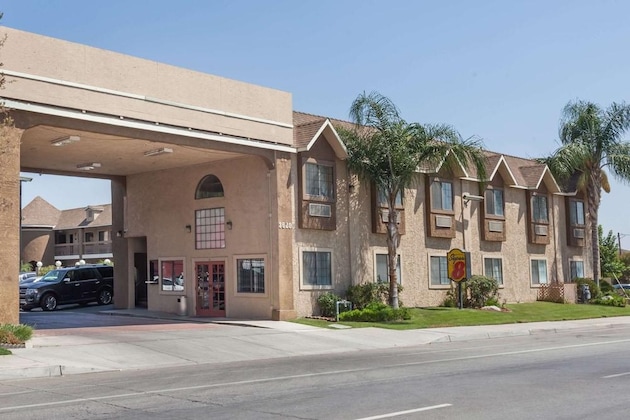 Gallery - Super 8 By Wyndham Bakersfield South Ca