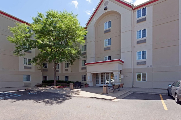 Gallery - Mainstay Suites Detroit Farmington Hills
