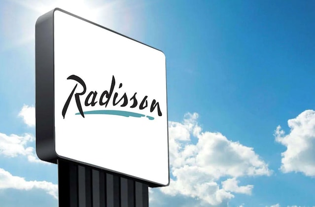 Gallery - Radisson Hotel Detroit Metro Airport