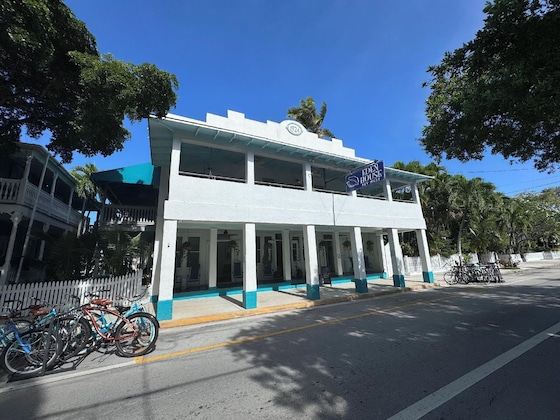 Gallery - Eden House