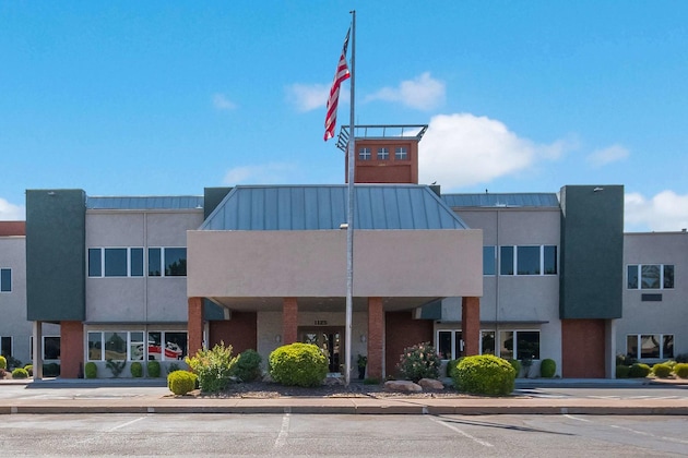 Gallery - Surestay Plus Hotel By Best Western Lawton