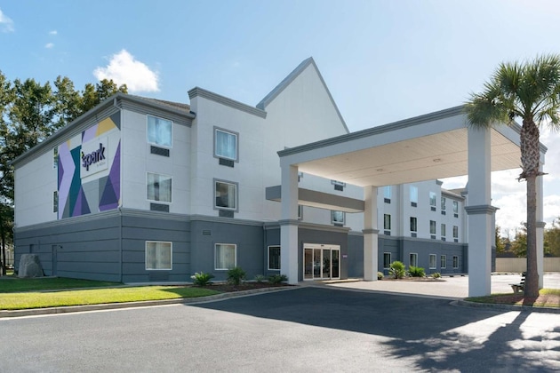Gallery - Spark By Hilton Savannah South I-95