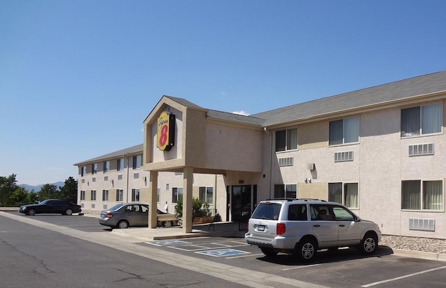 Gallery - Super 8 By Wyndham Colorado Springs Airport