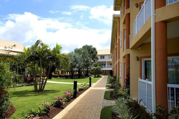 Gallery - Holiday Inn Resort Grand Cayman, An Ihg Hotel