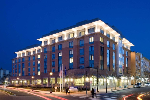 Gallery - Hilton Garden Inn Shirlington