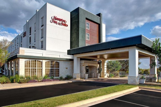 Gallery - Hampton Inn & Suites Austin-Airport