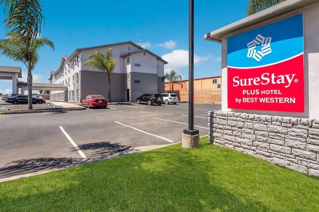 Gallery - SureStay Plus Hotel by Best Western Hayward