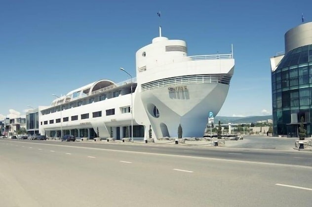 Gallery - Cruise Hotel