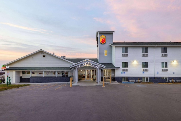 Gallery - Super 8 By Wyndham Belgrade Bozeman Airport