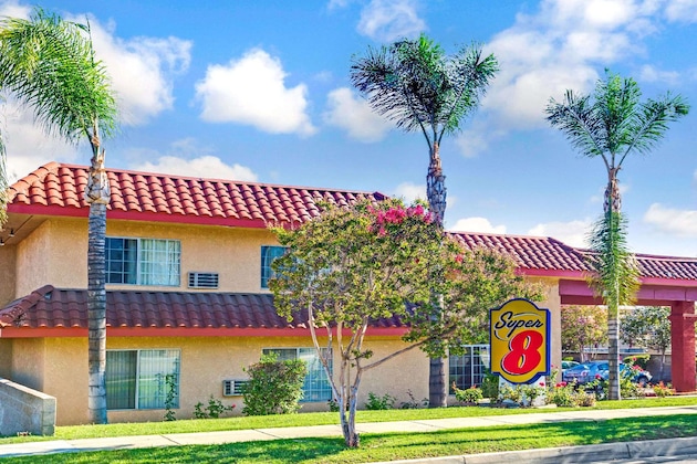 Gallery - Super 8 By Wyndham Upland Ontario Ca