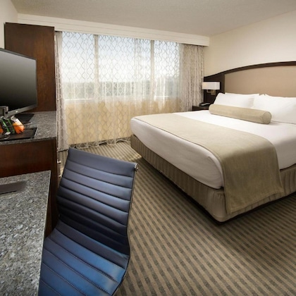 Gallery - Skybridge Seattle Airport Hotel