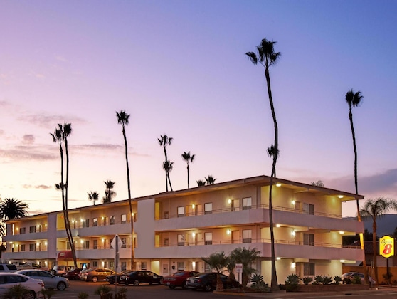 Gallery - Super 8 By Wyndham Santa Barbara Goleta