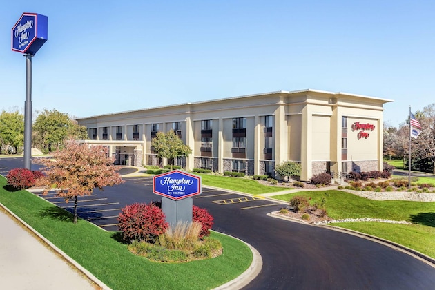 Gallery - Hampton Inn Milwaukee Airport