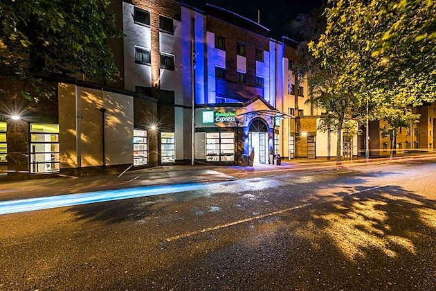 Gallery - Holiday Inn Express Belfast City By Ihg