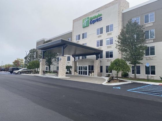 Gallery - Holiday Inn Express Wixom By Ihg