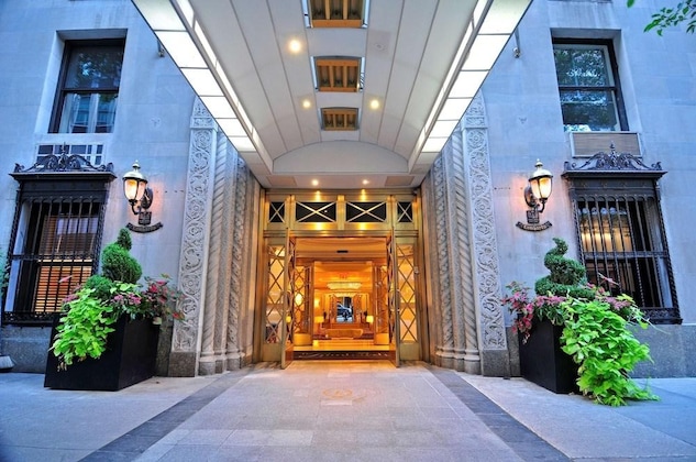 Gallery - The Lombardy Hotel