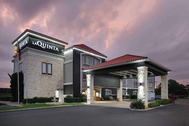 Gallery - La Quinta Inn & Suites By Wyndham Fredericksburg