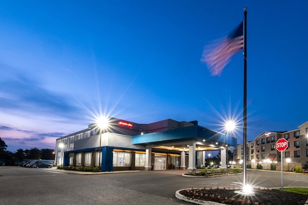 Gallery - Hampton Inn Philadelphia Bridgeport