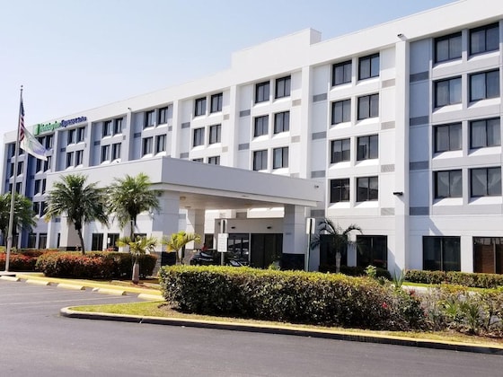 Gallery - Holiday Inn Express & Suites Miami - Hialeah, an IHG Hotel