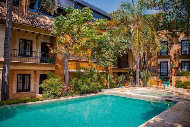 Gallery - Casa De Adobe Gallery & Luxury Boutique