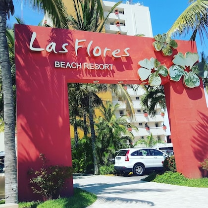Gallery - Las Flores Beach Resort