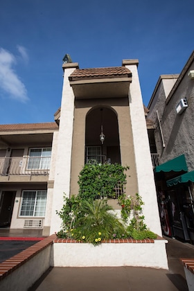 Gallery - Queens Inn Anaheim