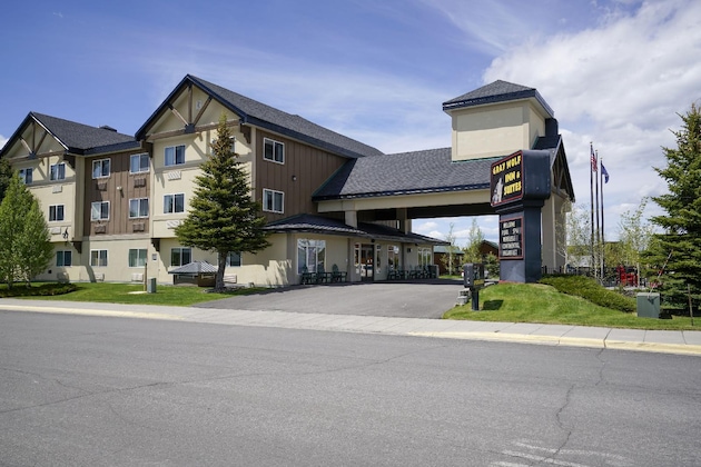Gallery - Gray Wolf Inn & Suites