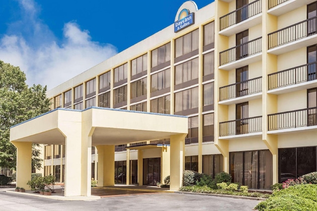 Gallery - Days Inn &Suites By Wyndham Se Columbia Ft Jackson